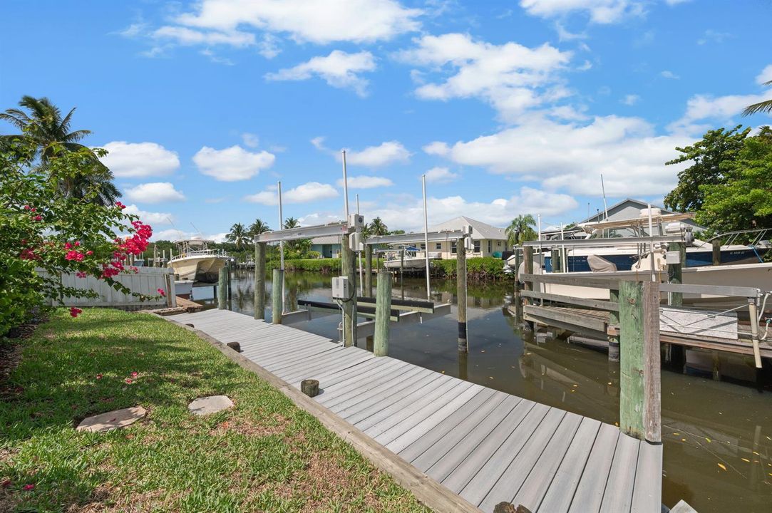 46-web-or-mls-121 Queen Eugenia Ct - 46