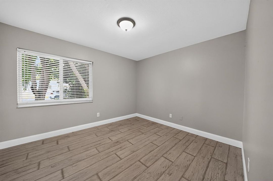 03_230_SW_Cherryhill_Rd-Living_room-0266