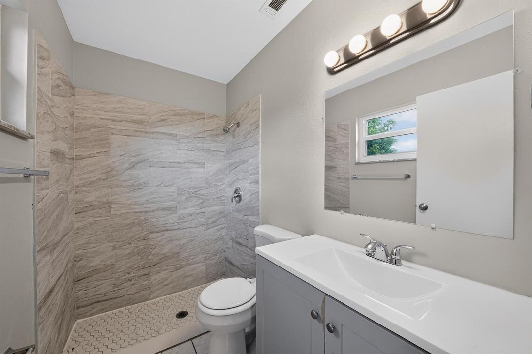 16_230_SW_Cherryhill_Rd-0303