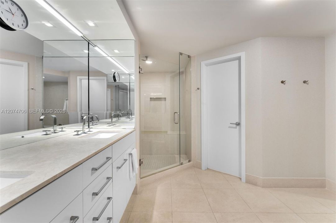 For Sale: $4,650,000 (3 beds, 3 baths, 3005 Square Feet)