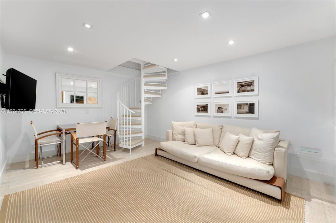 For Sale: $4,650,000 (3 beds, 3 baths, 3005 Square Feet)