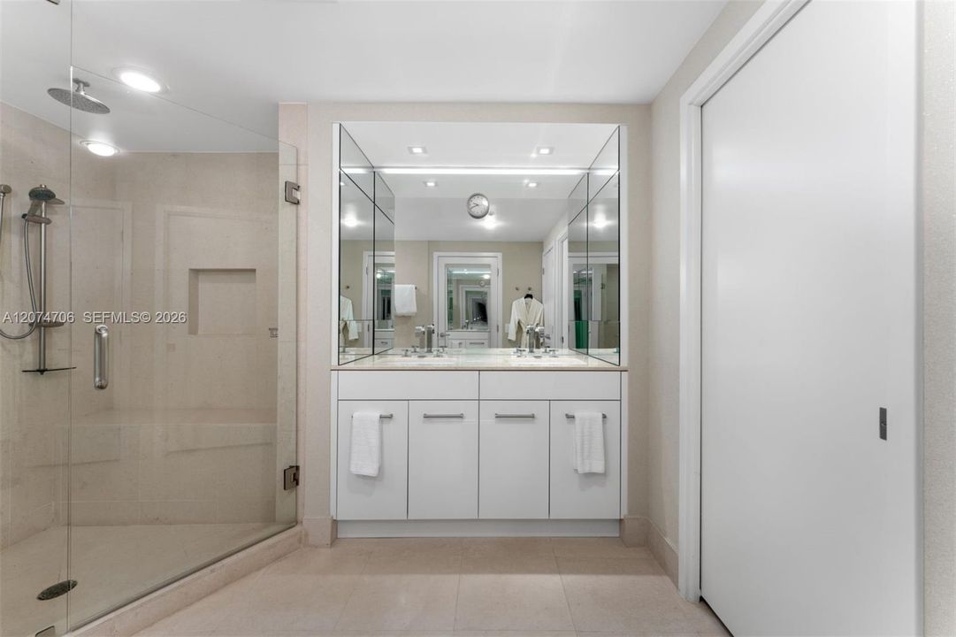 For Sale: $4,650,000 (3 beds, 3 baths, 3005 Square Feet)