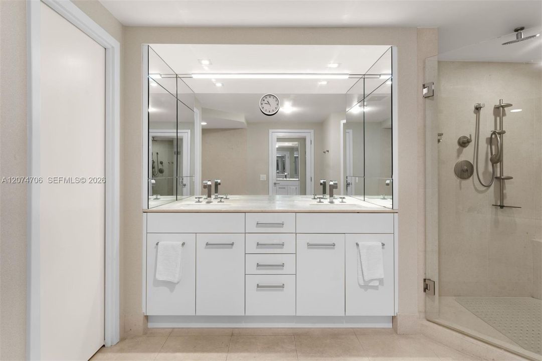 For Sale: $4,650,000 (3 beds, 3 baths, 3005 Square Feet)