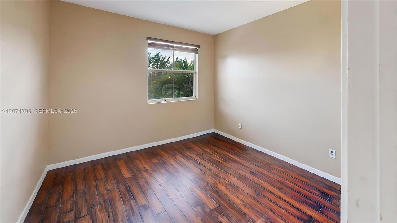 For Sale: $615,000 (5 beds, 3 baths, 2727 Square Feet)