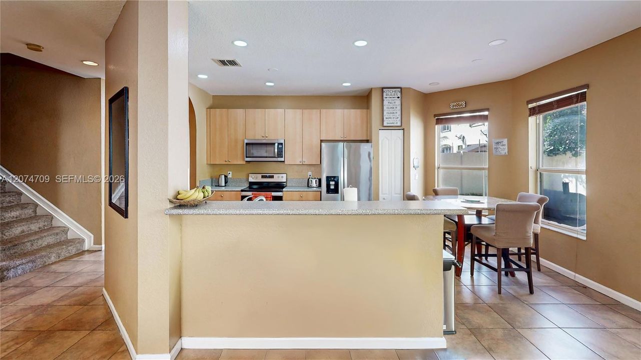 For Sale: $615,000 (5 beds, 3 baths, 2727 Square Feet)