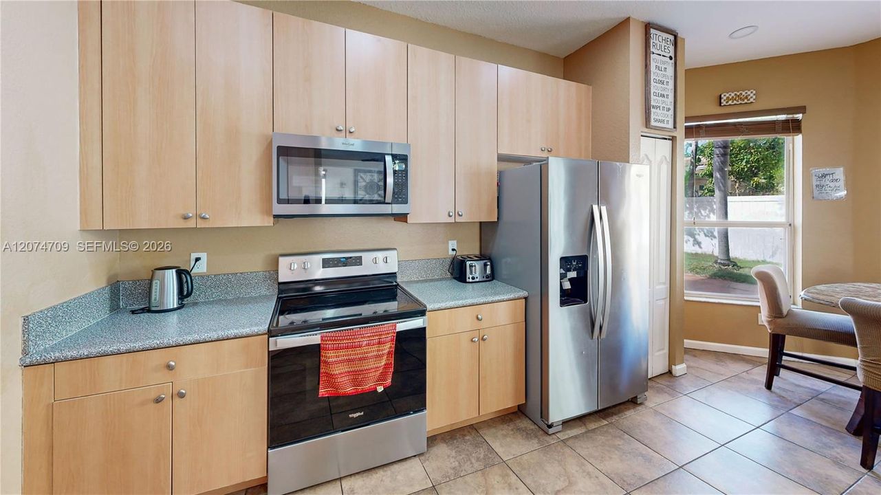 For Sale: $615,000 (5 beds, 3 baths, 2727 Square Feet)