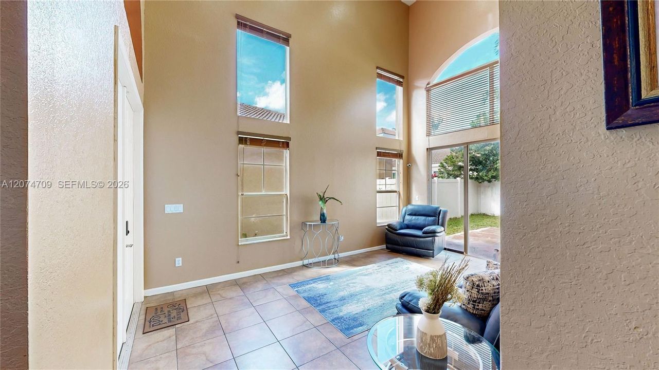 For Sale: $615,000 (5 beds, 3 baths, 2727 Square Feet)