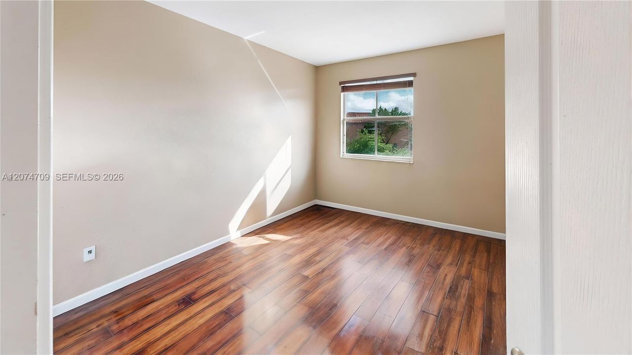 For Sale: $615,000 (5 beds, 3 baths, 2727 Square Feet)