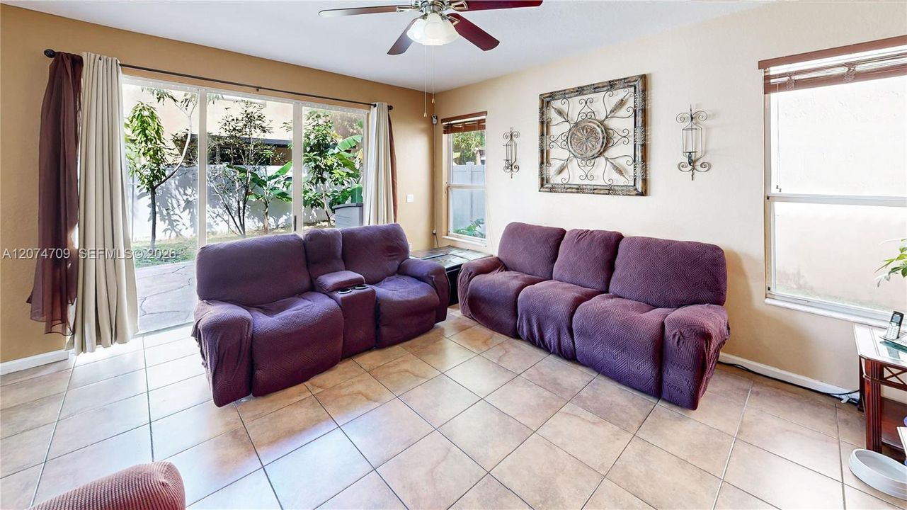 For Sale: $615,000 (5 beds, 3 baths, 2727 Square Feet)