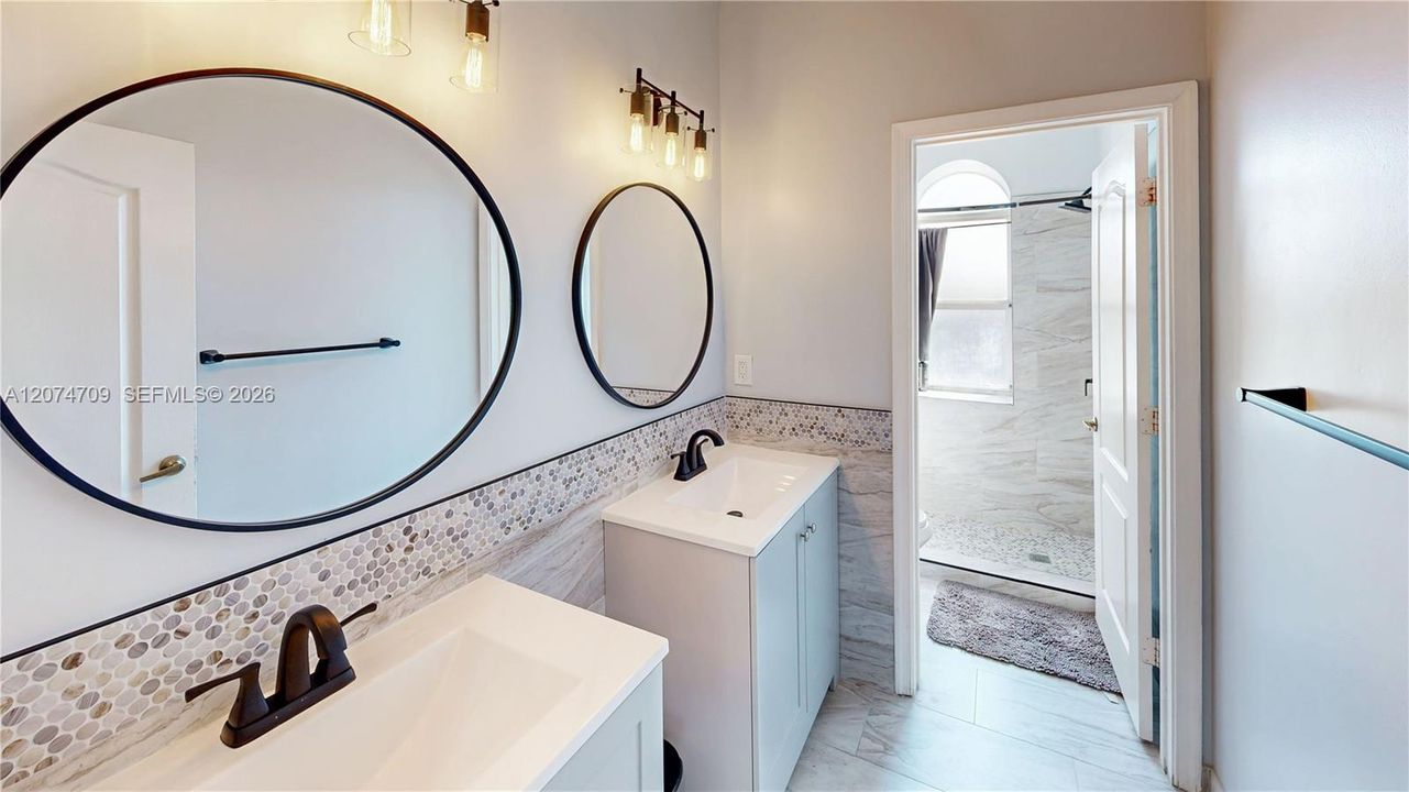 For Sale: $615,000 (5 beds, 3 baths, 2727 Square Feet)