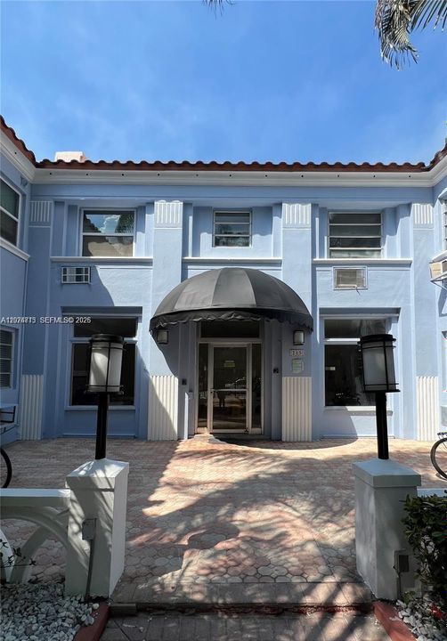 For Rent: $1,699 (1 beds, 1 baths, 470 Square Feet)