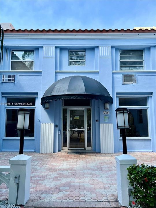 For Rent: $1,699 (1 beds, 1 baths, 470 Square Feet)