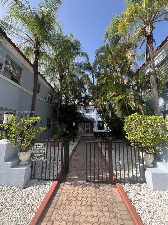 For Rent: $1,699 (1 beds, 1 baths, 470 Square Feet)