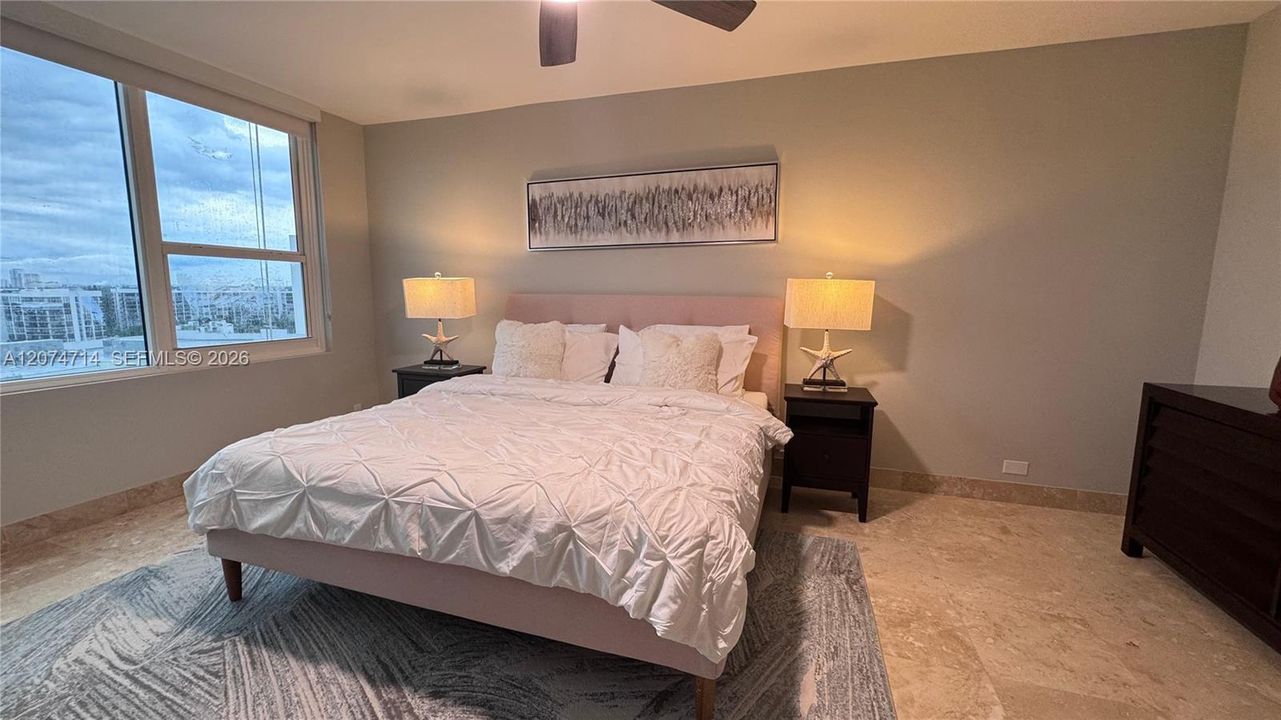 For Rent: $3,999 (2 beds, 2 baths, 1360 Square Feet)