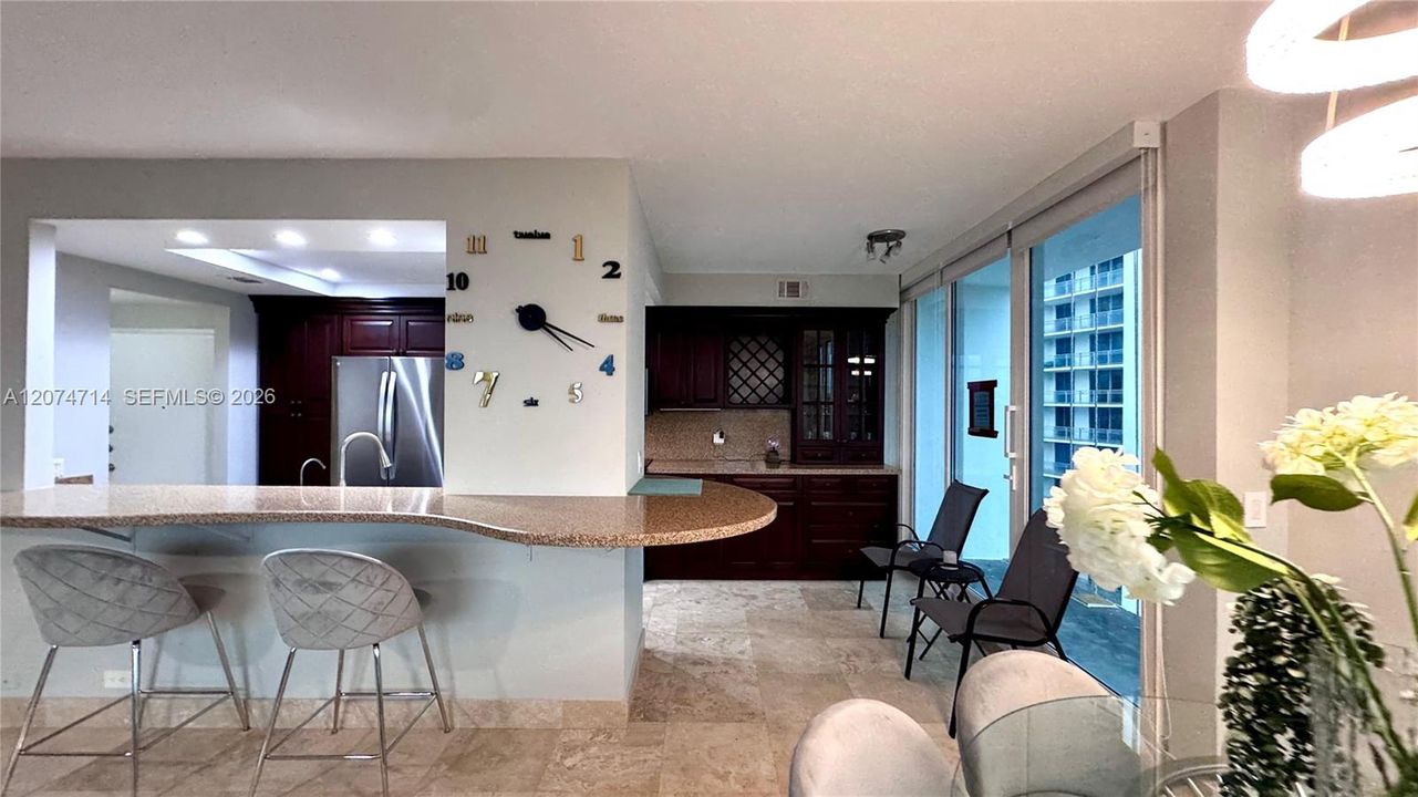 For Rent: $3,999 (2 beds, 2 baths, 1360 Square Feet)