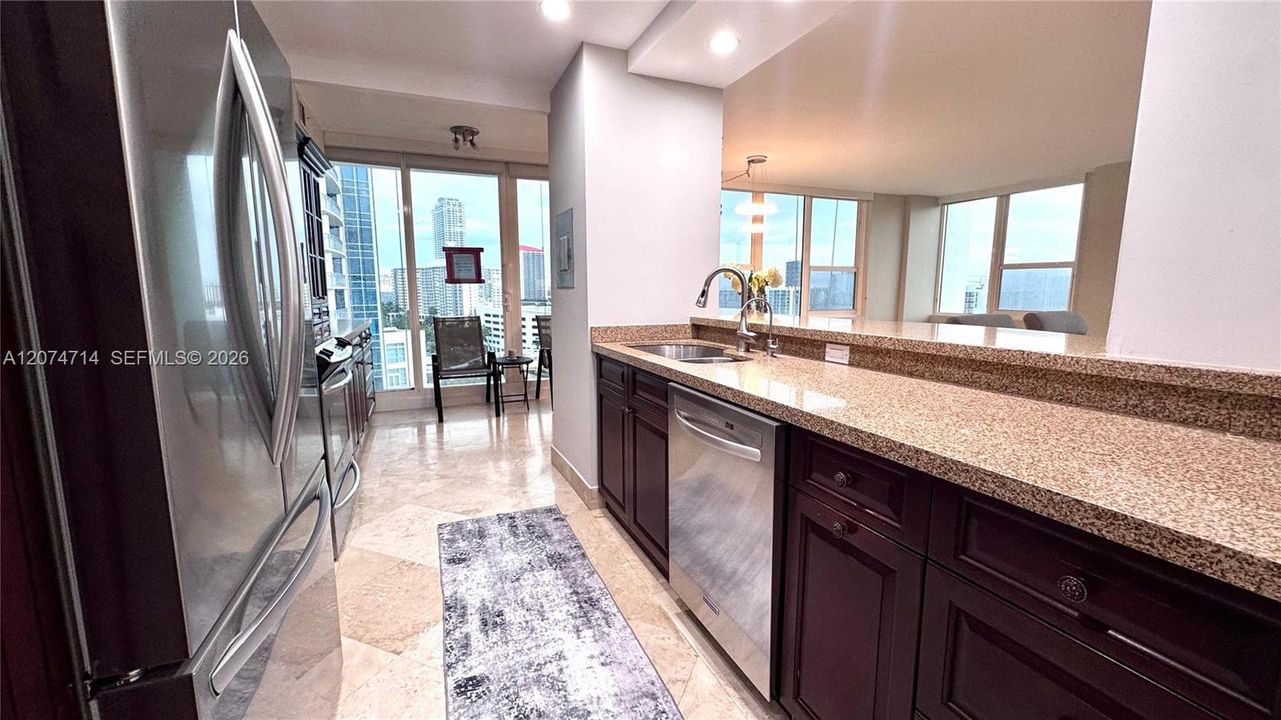 For Rent: $3,999 (2 beds, 2 baths, 1360 Square Feet)