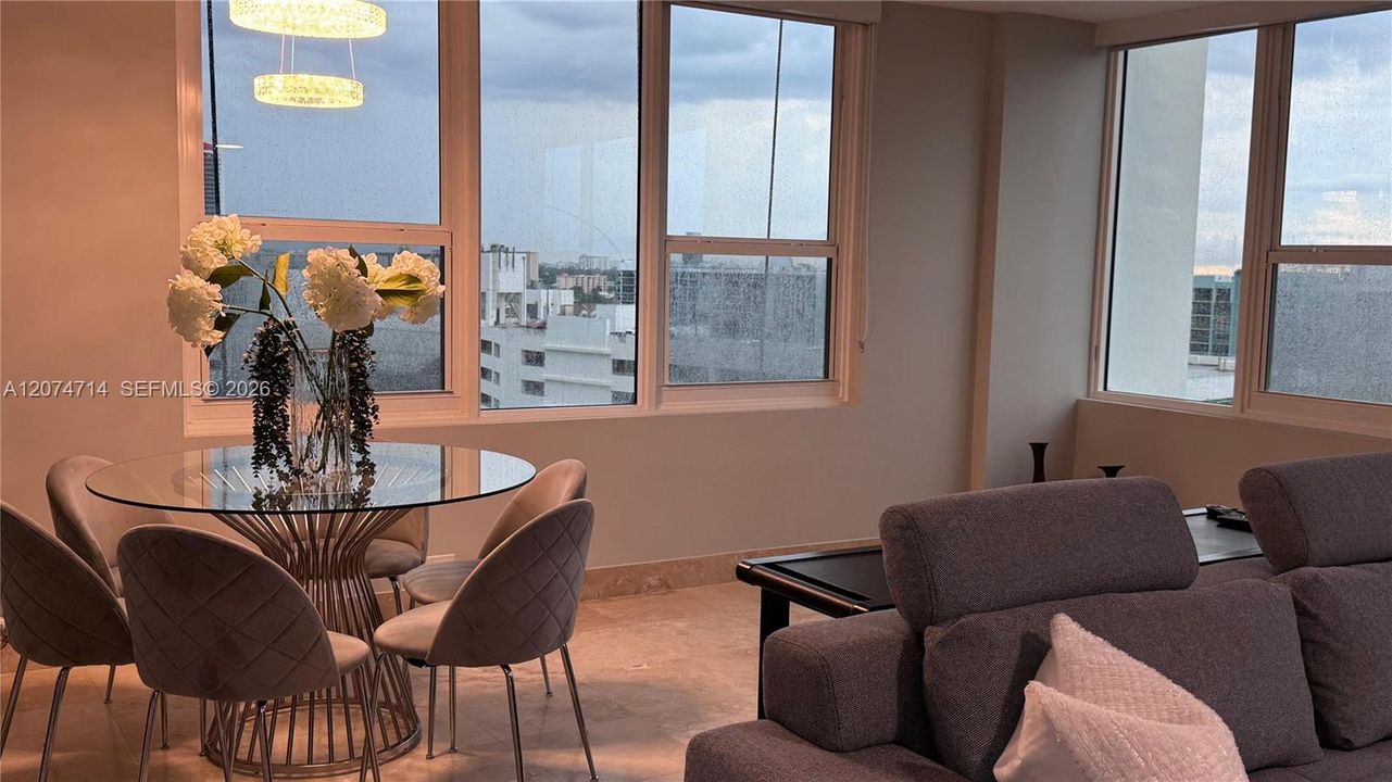 For Rent: $3,999 (2 beds, 2 baths, 1360 Square Feet)