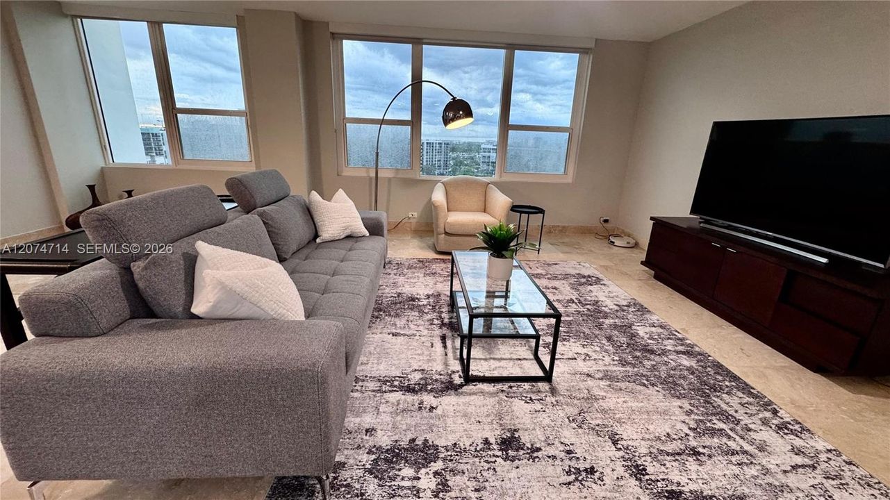 For Rent: $3,999 (2 beds, 2 baths, 1360 Square Feet)