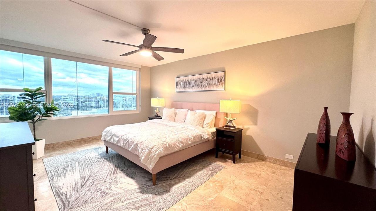 For Rent: $3,999 (2 beds, 2 baths, 1360 Square Feet)