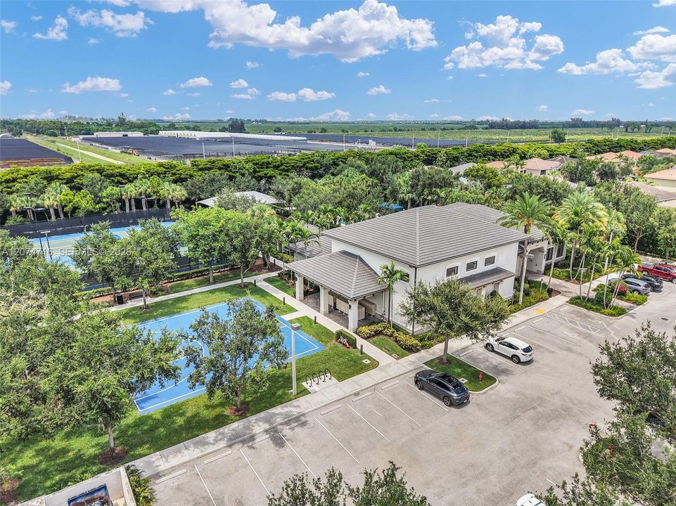 For Rent: $6,290 (4 beds, 3 baths, 2305 Square Feet)