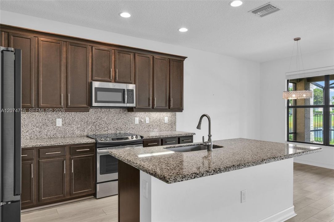 For Rent: $6,290 (4 beds, 3 baths, 2305 Square Feet)