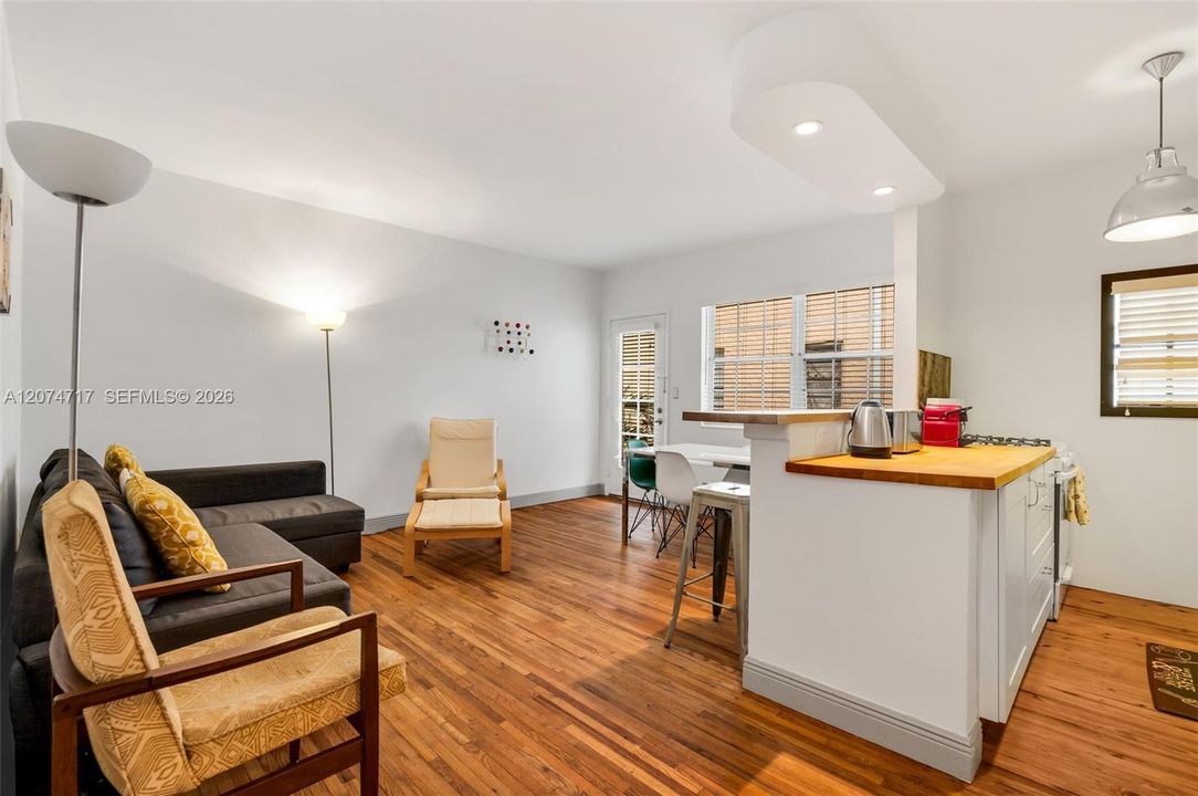 For Rent: $2,100 (1 beds, 1 baths, 500 Square Feet)