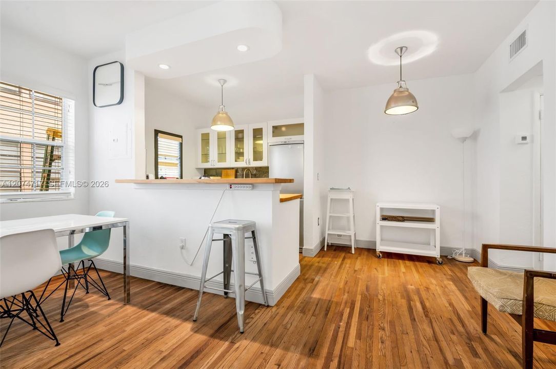 For Rent: $2,100 (1 beds, 1 baths, 500 Square Feet)