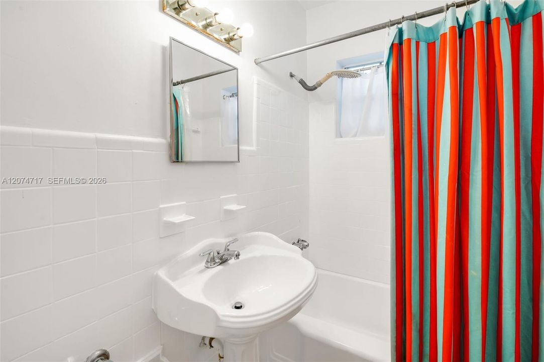 For Rent: $2,100 (1 beds, 1 baths, 500 Square Feet)