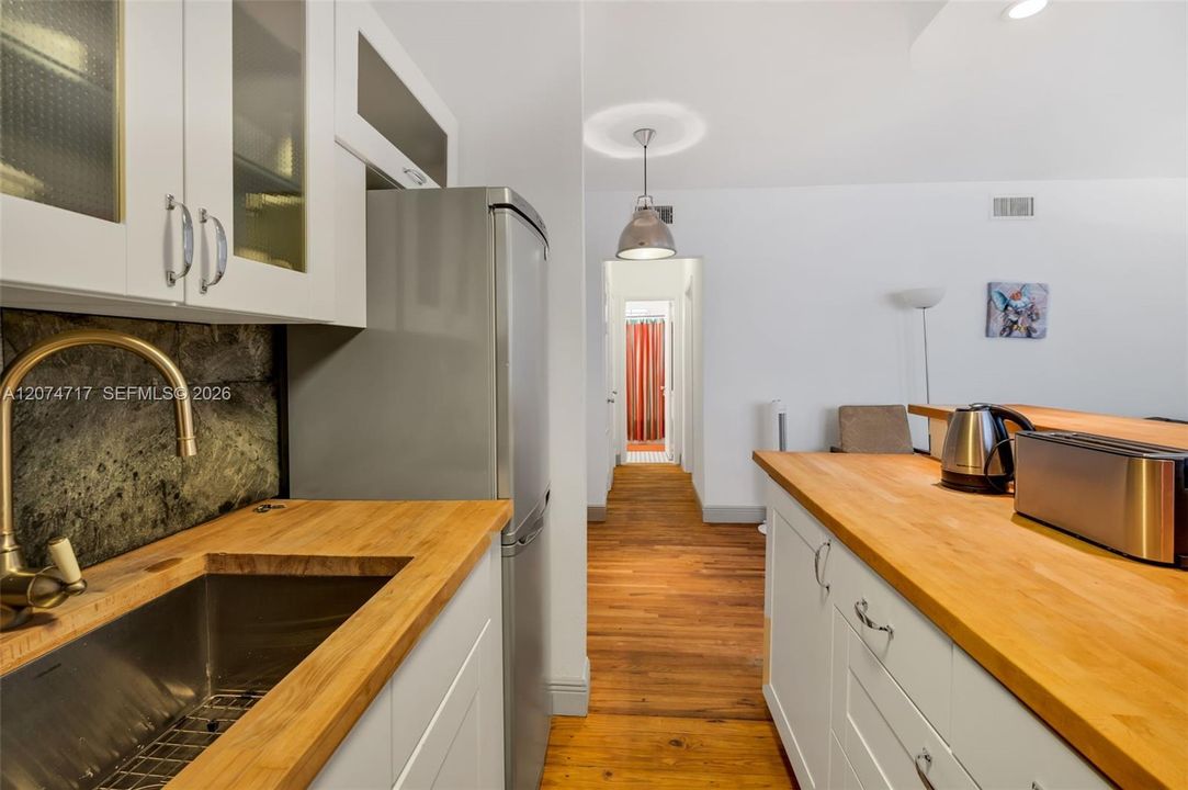 For Rent: $2,100 (1 beds, 1 baths, 500 Square Feet)