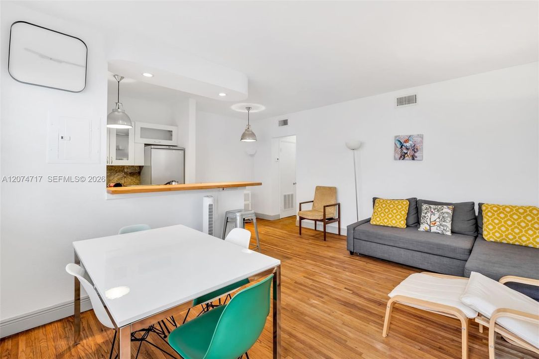 For Rent: $2,100 (1 beds, 1 baths, 500 Square Feet)
