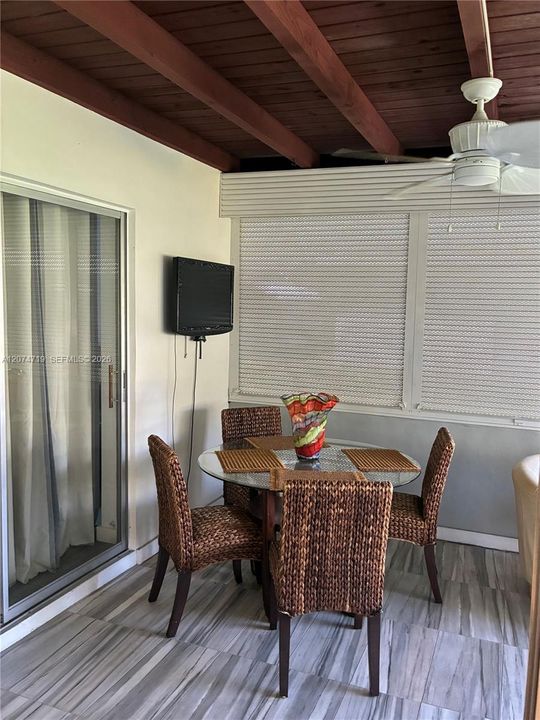 For Sale: $369,900 (3 beds, 2 baths, 868 Square Feet)