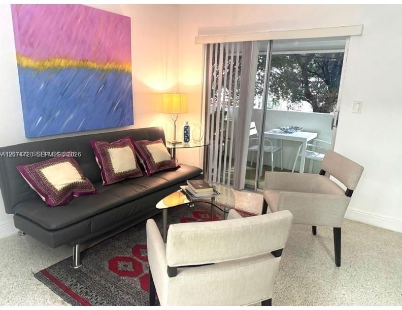 For Rent: $2,300 (2 beds, 1 baths, 660 Square Feet)