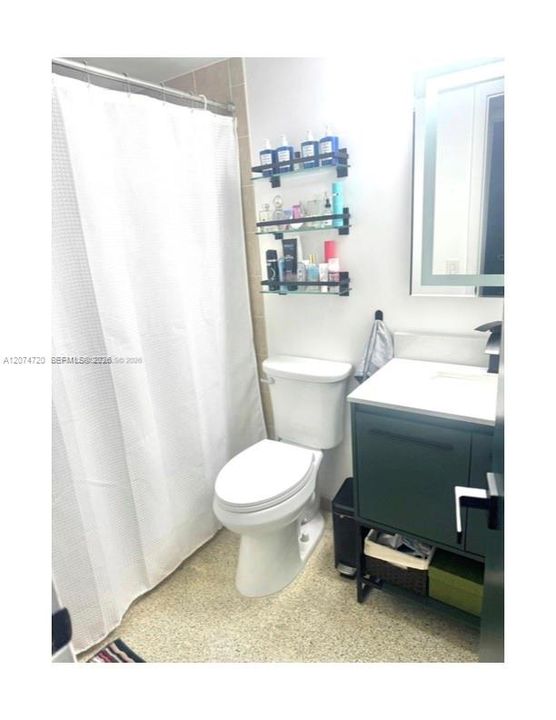 For Rent: $2,300 (2 beds, 1 baths, 660 Square Feet)