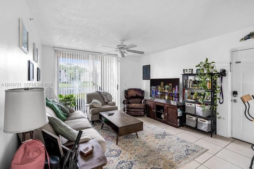 For Rent: $2,150 (1 beds, 1 baths, 600 Square Feet)