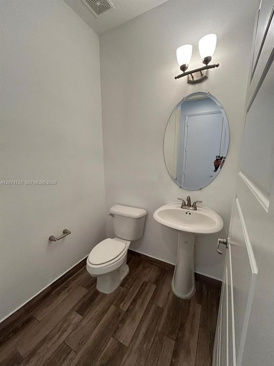 For Rent: $4,400 (4 beds, 2 baths, 2223 Square Feet)
