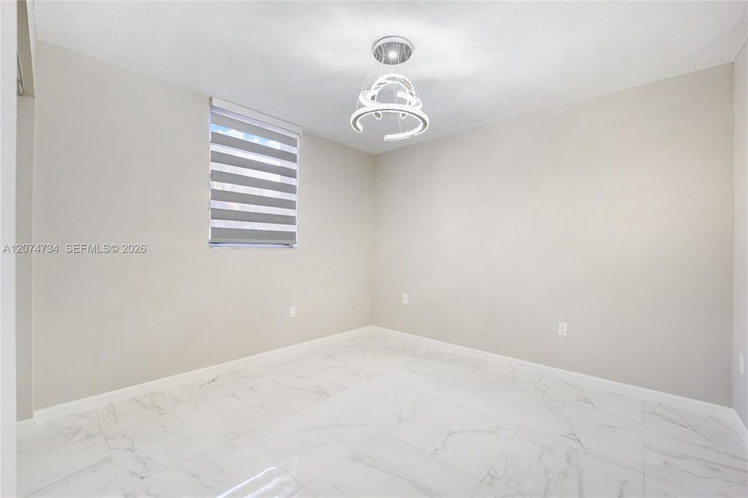 For Rent: $1,900 (2 beds, 1 baths, 1280 Square Feet)