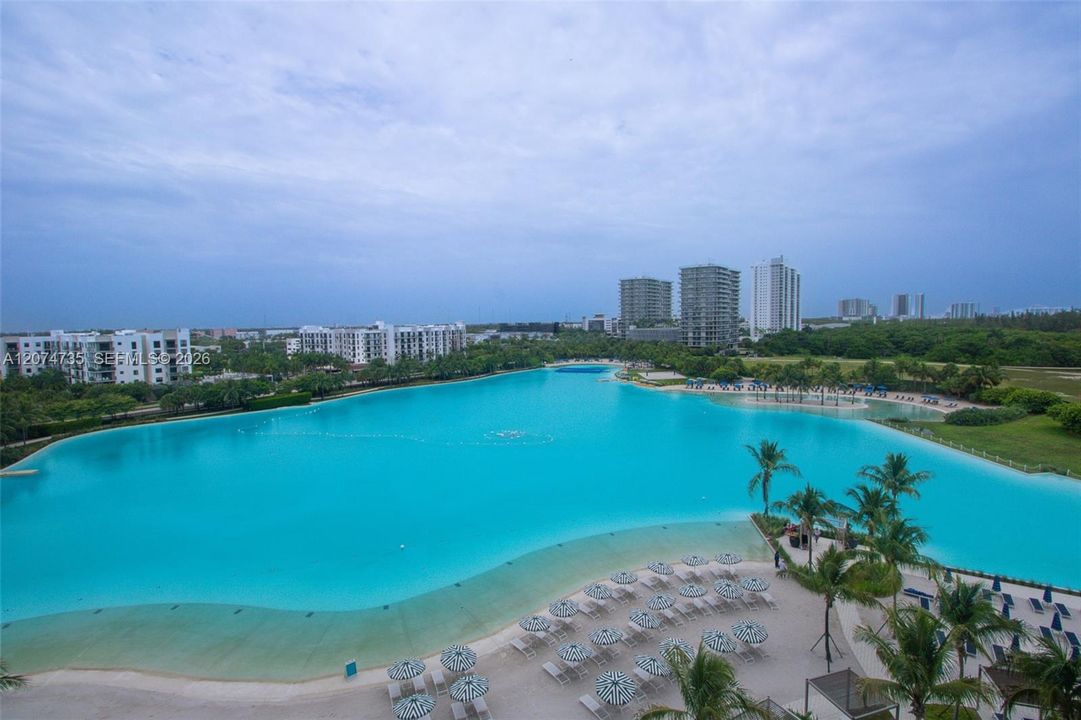 For Sale: $1,550,000 (1 beds, 2 baths, 1081 Square Feet)