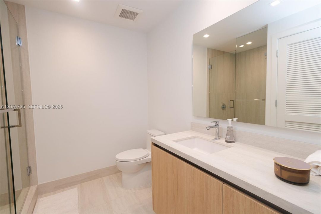 For Sale: $1,550,000 (1 beds, 2 baths, 1081 Square Feet)