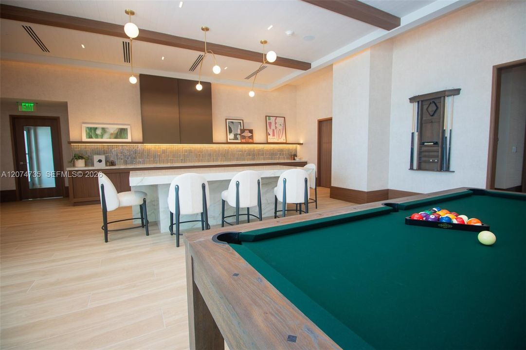 For Sale: $1,550,000 (1 beds, 2 baths, 1081 Square Feet)
