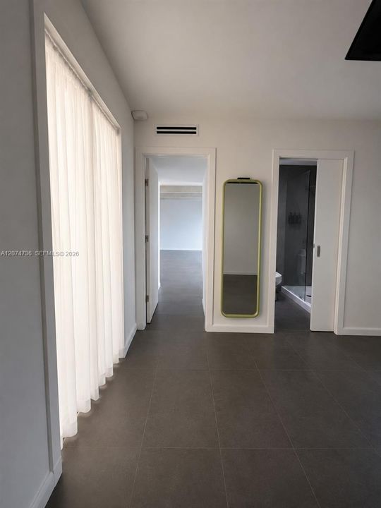For Rent: $2,200 (1 beds, 1 baths, 758 Square Feet)