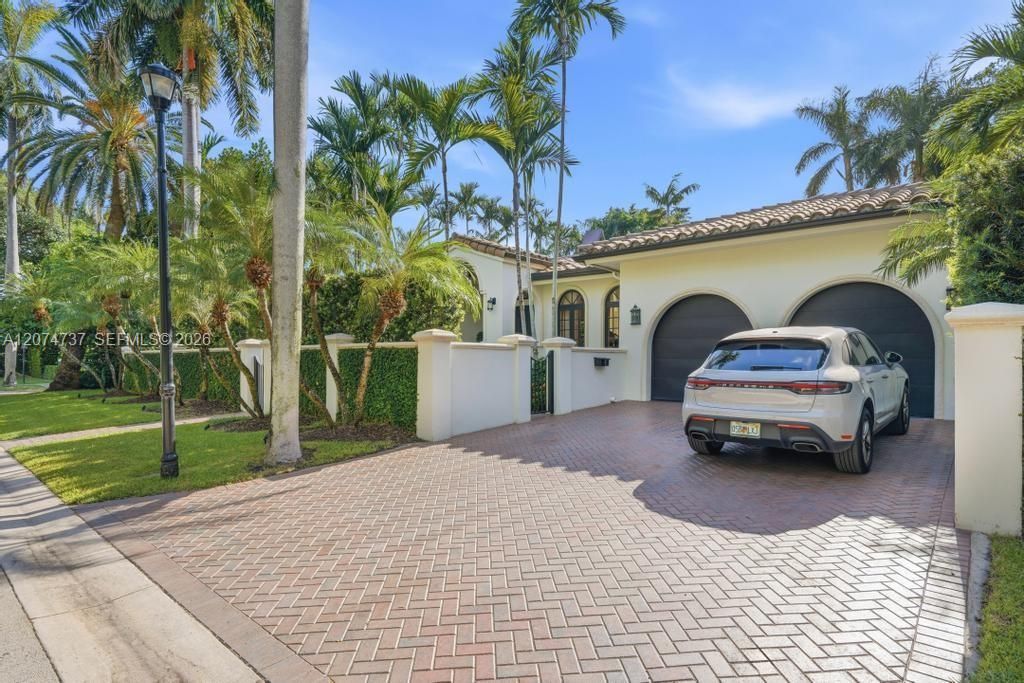 For Sale: $9,990,000 (4 beds, 4 baths, 3468 Square Feet)