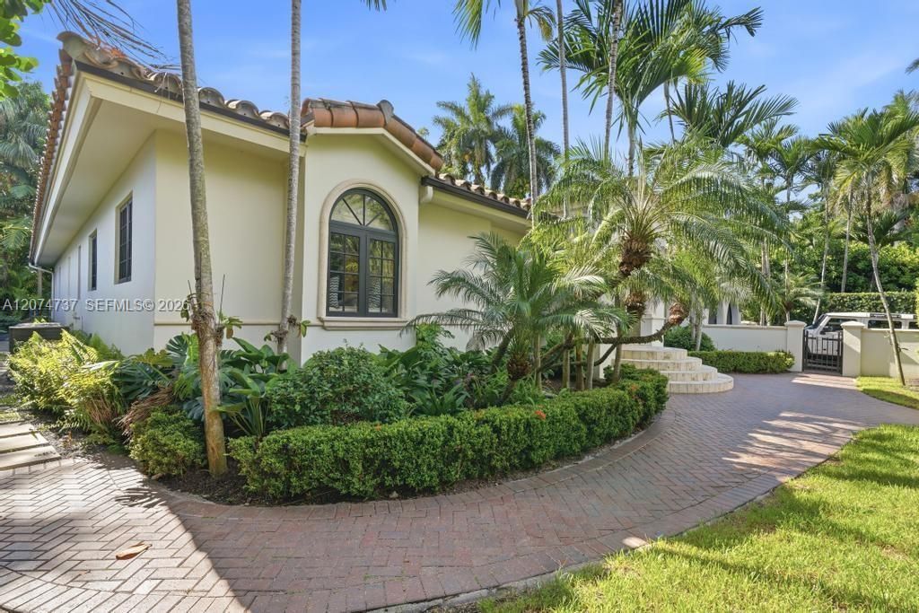 For Sale: $9,990,000 (4 beds, 4 baths, 3468 Square Feet)