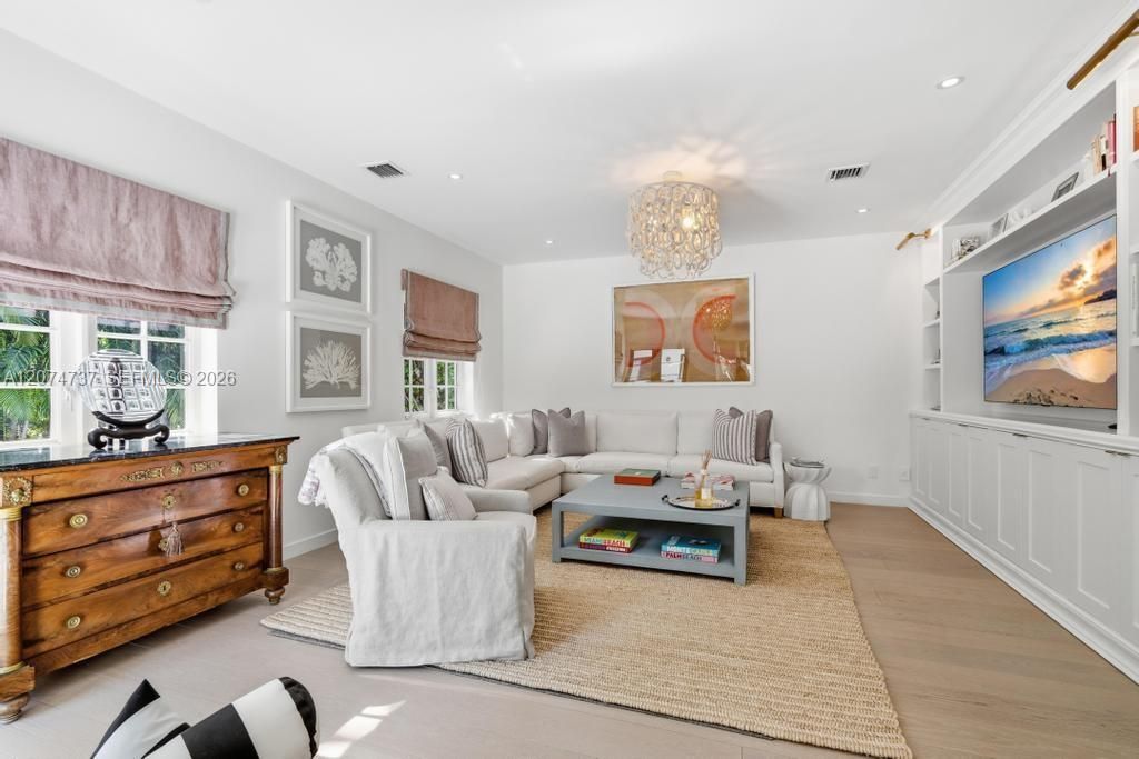 For Sale: $9,990,000 (4 beds, 4 baths, 3468 Square Feet)