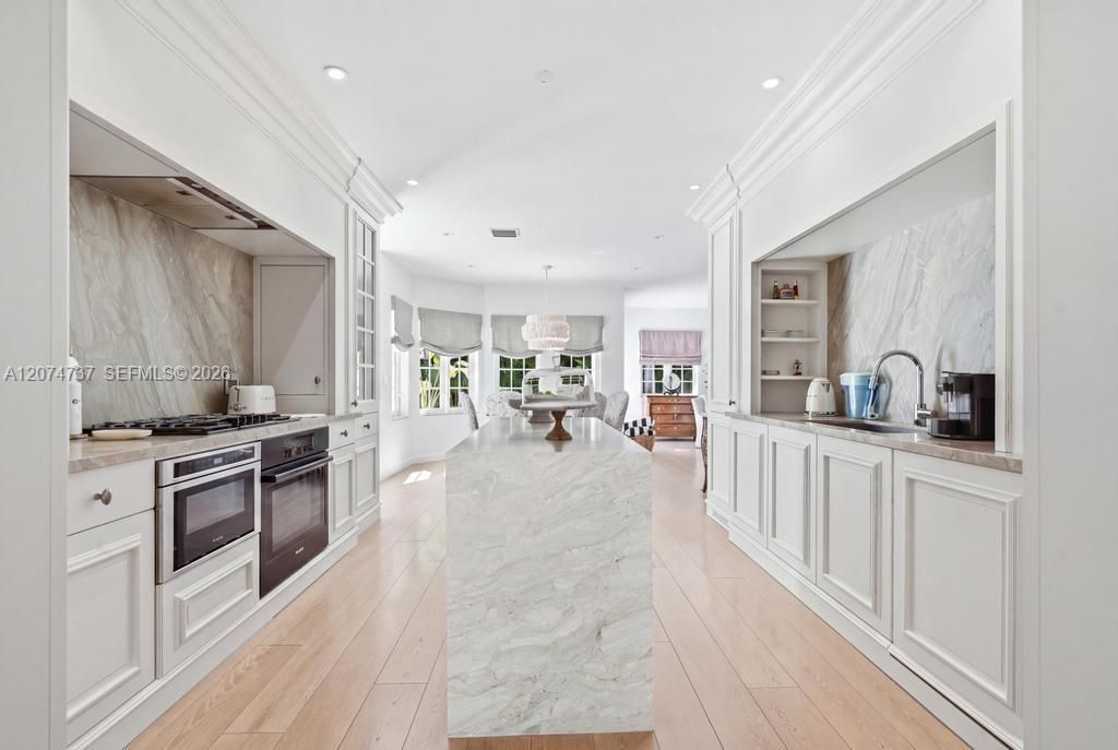 For Sale: $9,990,000 (4 beds, 4 baths, 3468 Square Feet)