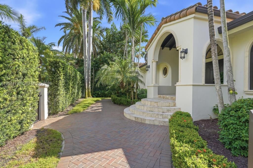 For Sale: $9,990,000 (4 beds, 4 baths, 3468 Square Feet)