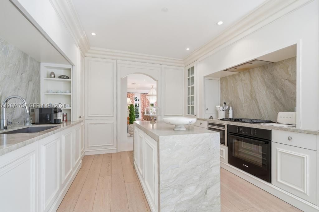 For Sale: $9,990,000 (4 beds, 4 baths, 3468 Square Feet)
