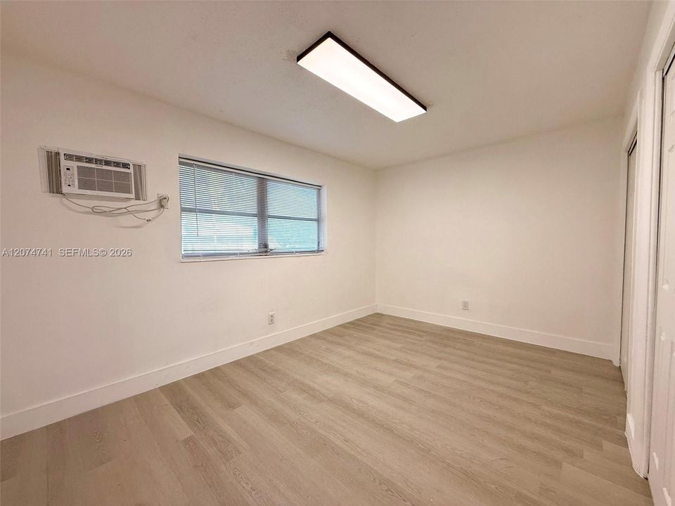 For Rent: $2,100 (2 beds, 1 baths, 852 Square Feet)