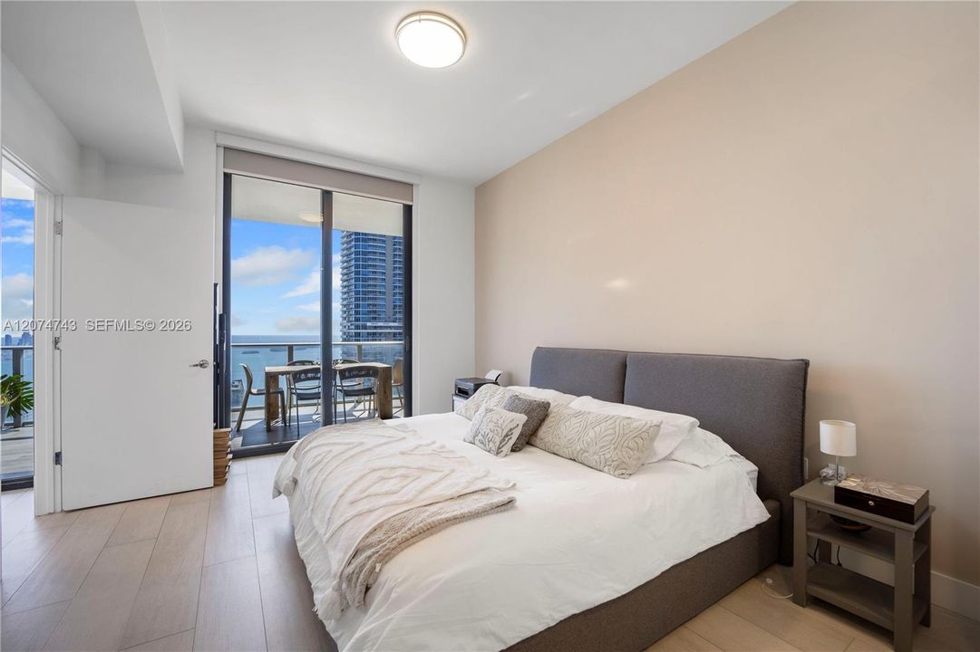 For Rent: $12,500 (3 beds, 3 baths, 1753 Square Feet)