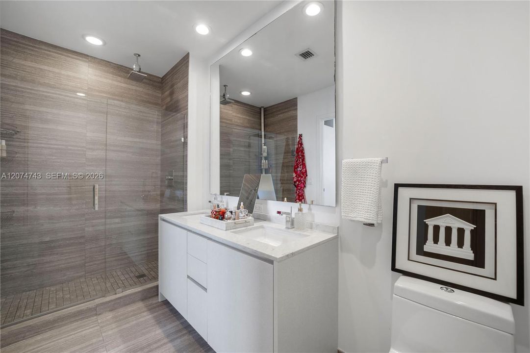 For Rent: $12,500 (3 beds, 3 baths, 1753 Square Feet)
