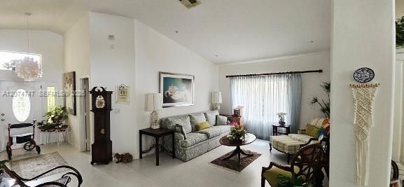 En Venta: $630,000 (3 camas, 2 baños, 1788 Pies cuadrados)